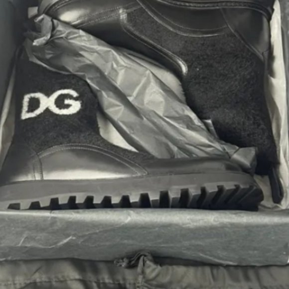 Authentic Dolce and Gabbana - Picture 1 of 5